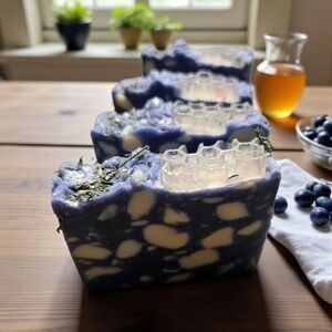 HONEY BLUEBERRY THYME GOATS MILK SOAP